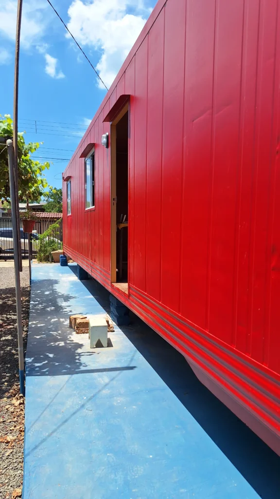 Casa em container vermelha14