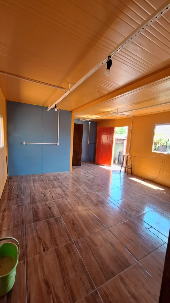 Casa em container vermelha15