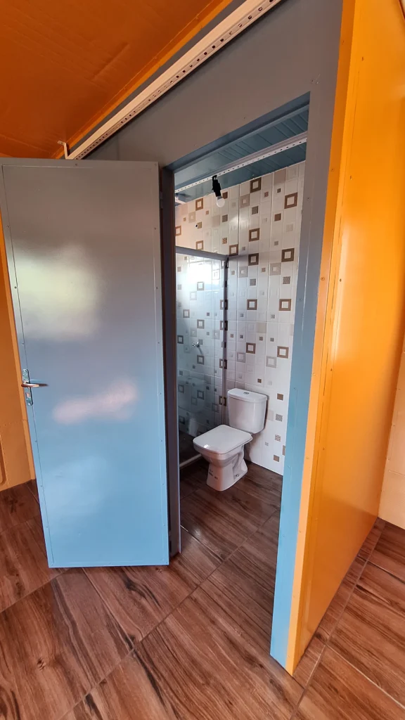 casaemcontainervermelha11