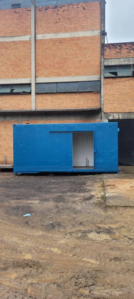 KITNET DE 6M EM CONTAINER (10)