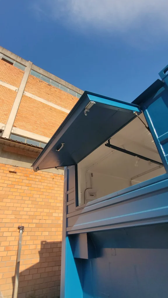 KITNET DE 6M EM CONTAINER (12)