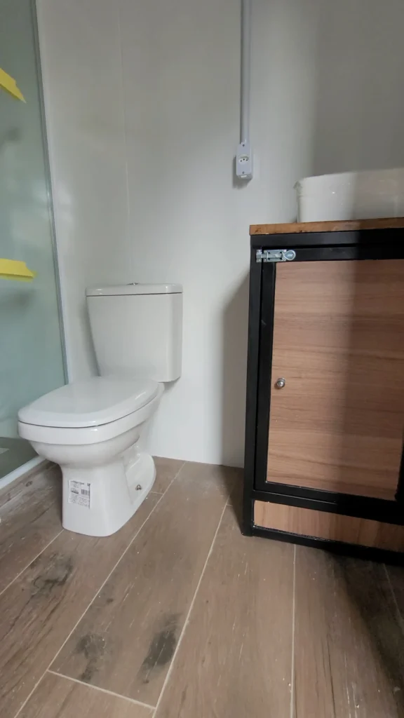 KITNET DE 6M EM CONTAINER (15)