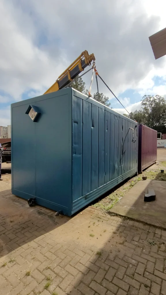 KITNET DE 6M EM CONTAINER (17)