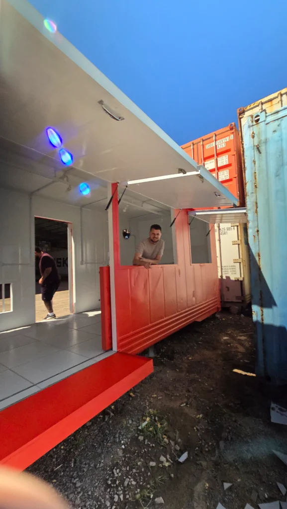 LANCHERIA EM CONTAINER PERSONALIZADA DOG DO BEBE (33)