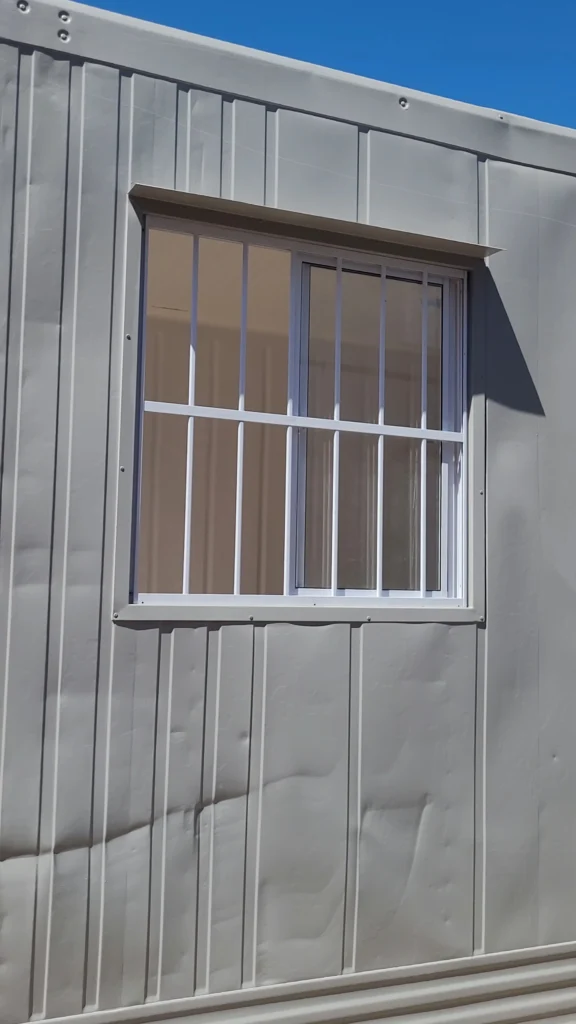 NEGOCIO DE KITNETS EM CONTAINER NA PRAIA (11)