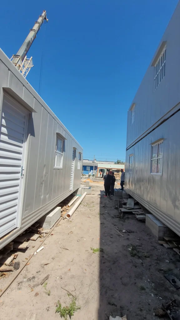 NEGOCIO DE KITNETS EM CONTAINER NA PRAIA (12)
