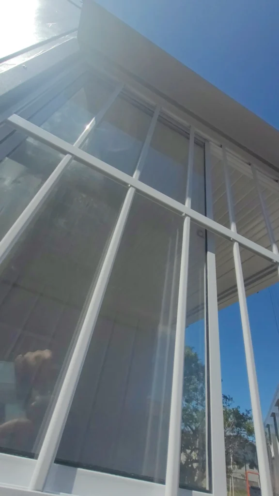 NEGOCIO DE KITNETS EM CONTAINER NA PRAIA (14)